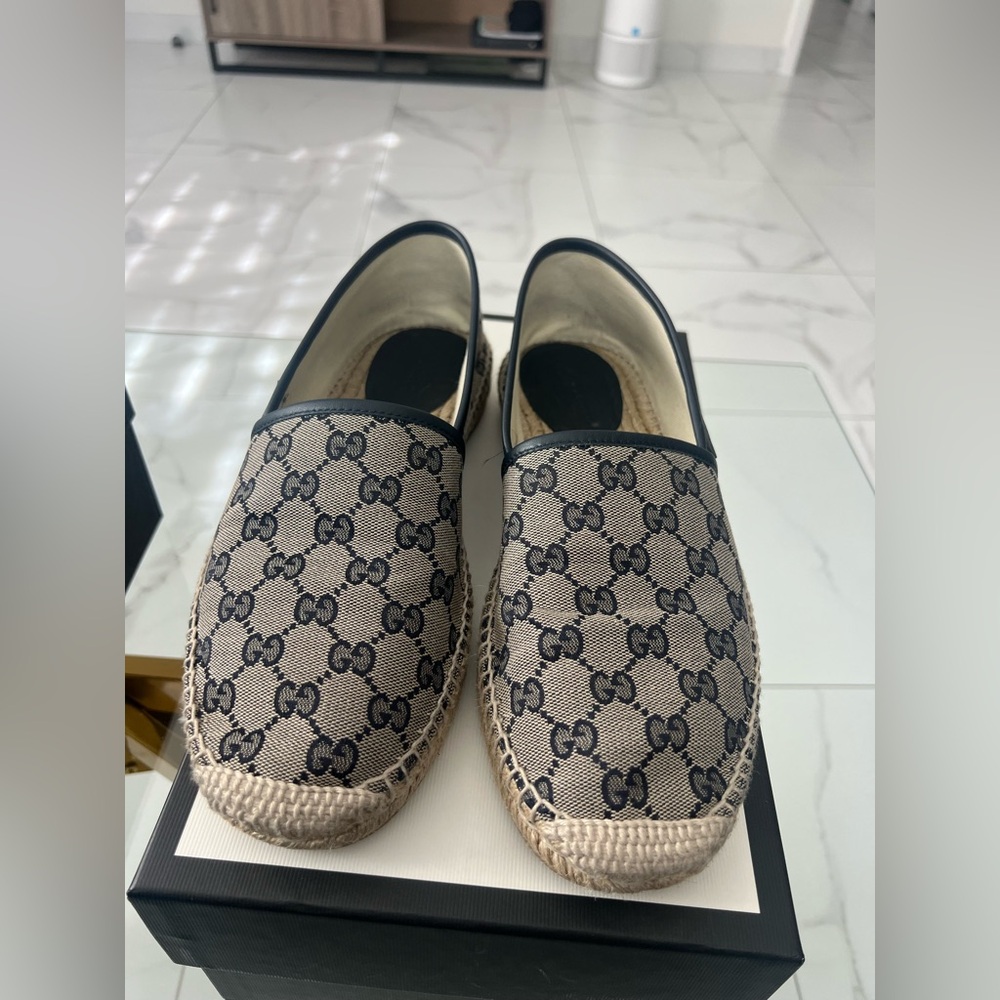 Gucci Tan and Black Logo Espadrilles